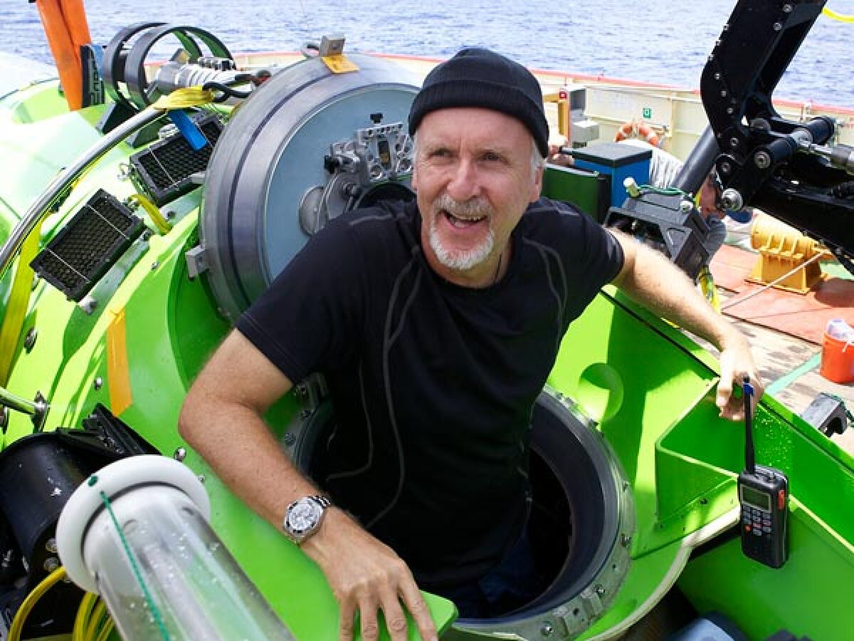 GALERIE FOTO James Cameron a devenit primul om care a explorat cel mai adînc punct al Planetei!