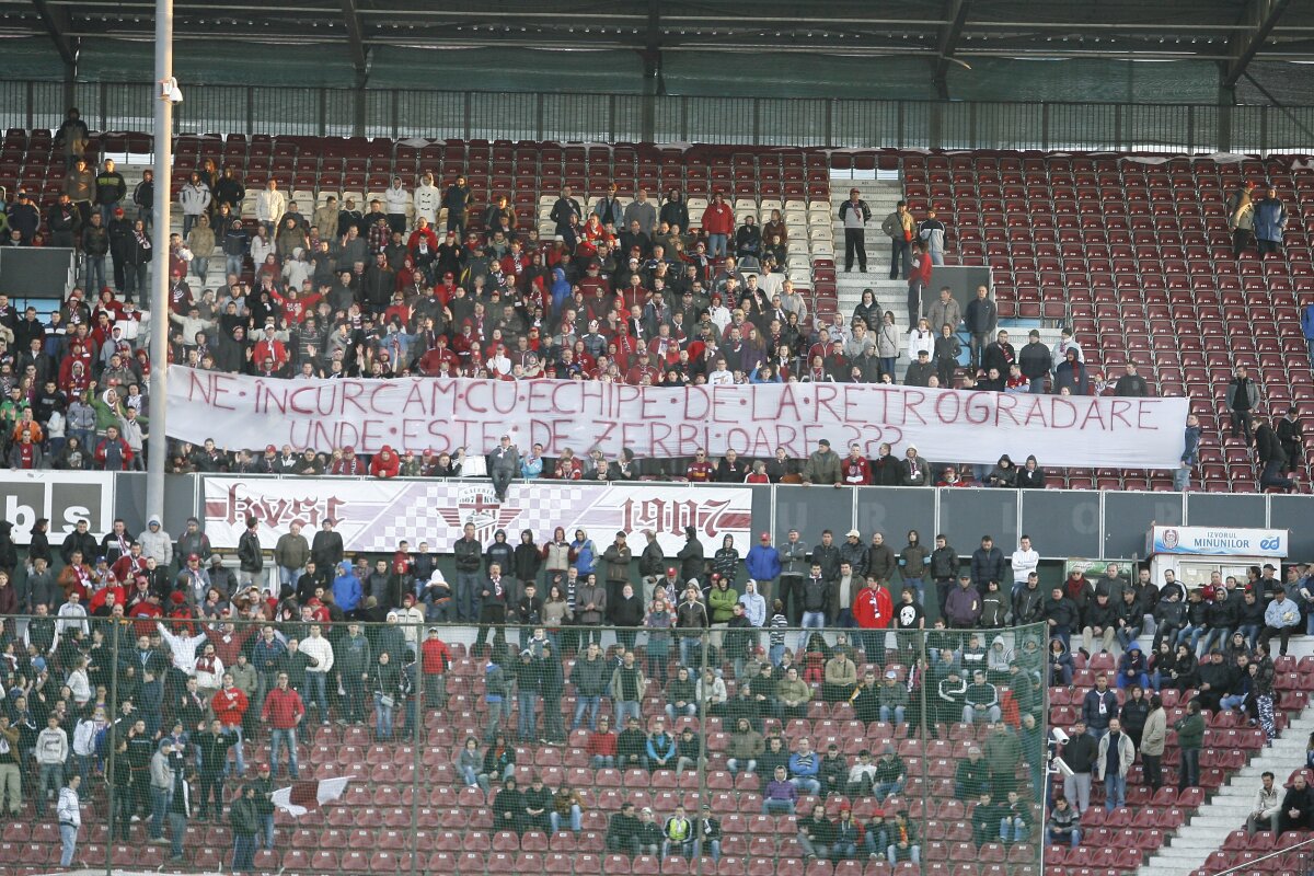 VIDEO CFR Cluj - Oţelul 2-0 » Campioana s-a înmuiat la pauză » "Daţi-vă că trag!"