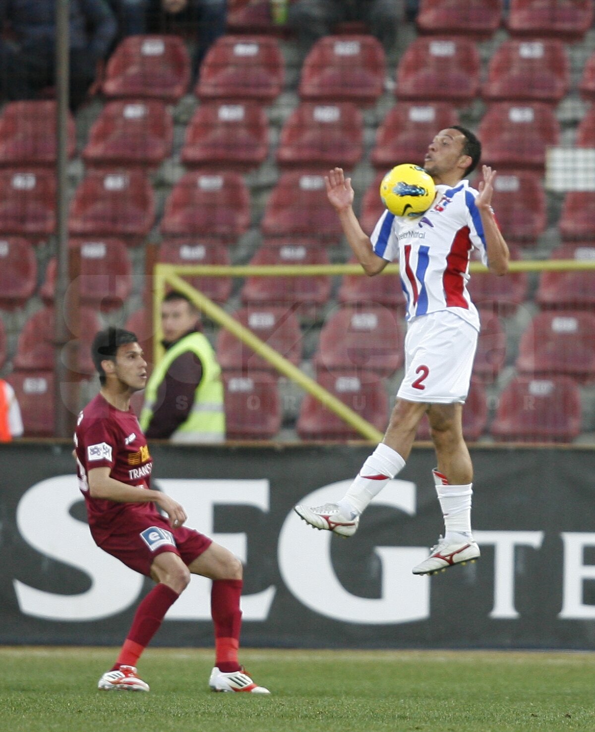 VIDEO CFR Cluj - Oţelul 2-0 » Campioana s-a înmuiat la pauză » "Daţi-vă că trag!"