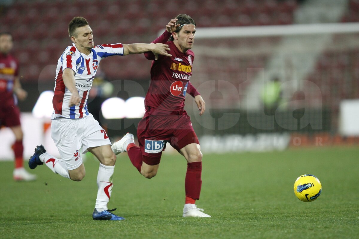 VIDEO CFR Cluj - Oţelul 2-0 » Campioana s-a înmuiat la pauză » "Daţi-vă că trag!"