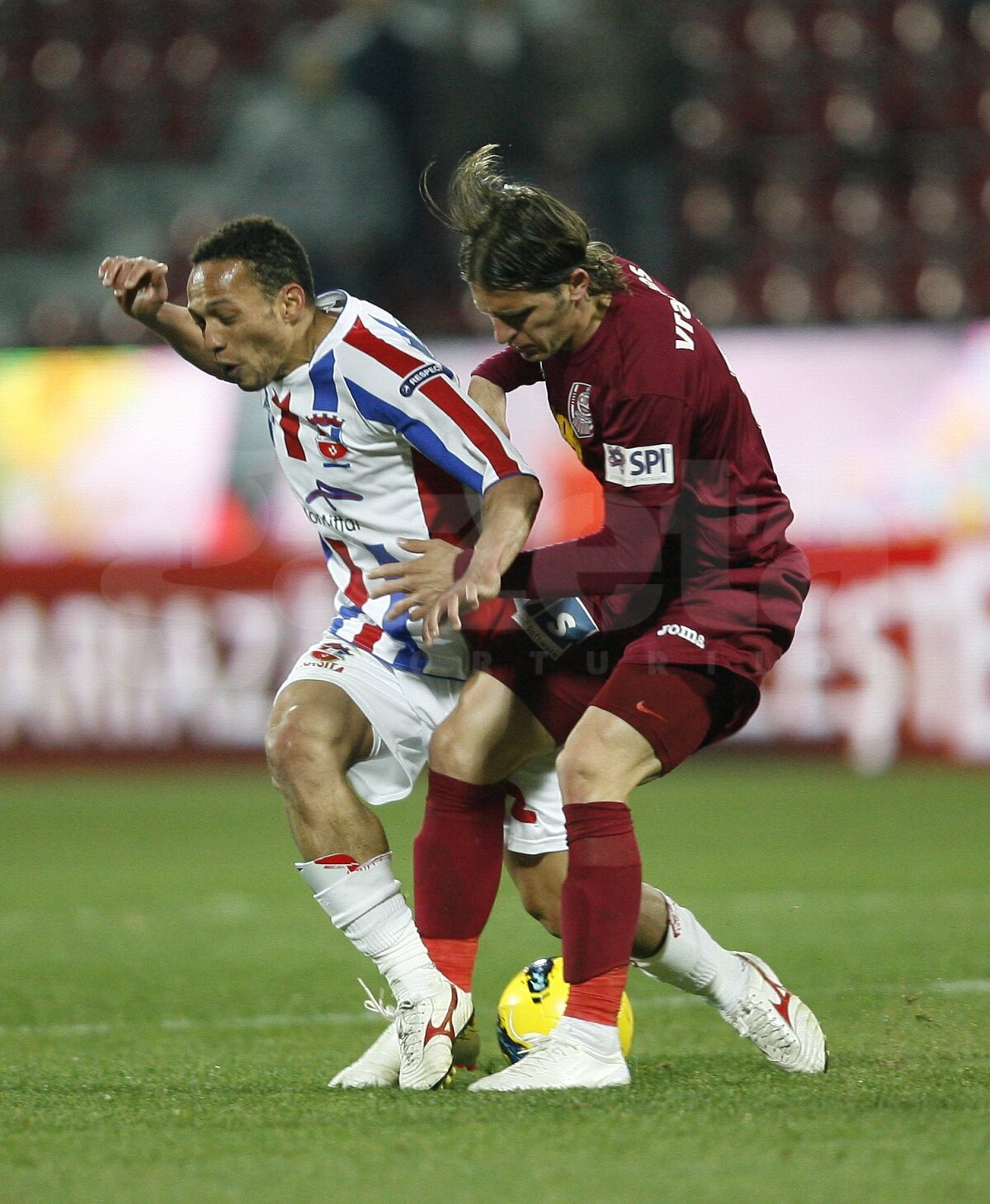 VIDEO CFR Cluj - Oţelul 2-0 » Campioana s-a înmuiat la pauză » "Daţi-vă că trag!"