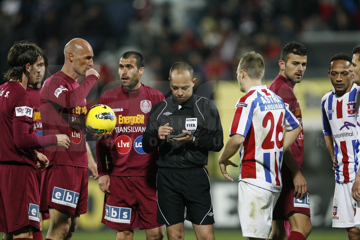 VIDEO CFR Cluj - Oţelul 2-0 » Campioana s-a înmuiat la pauză » "Daţi-vă că trag!"