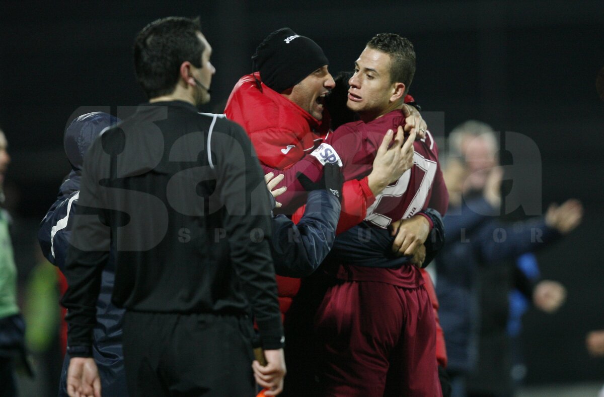 VIDEO CFR Cluj - Oţelul 2-0 » Campioana s-a înmuiat la pauză » "Daţi-vă că trag!"