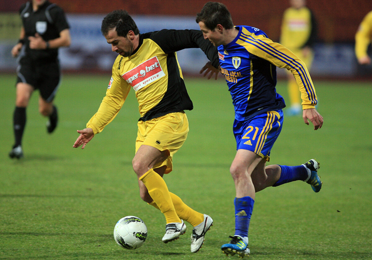 VIDEO Pinalti de aur » ”Plăieşii” au întors rezultatul şi au luat 3 puncte în meciul cu Petrolul, scor 2-1