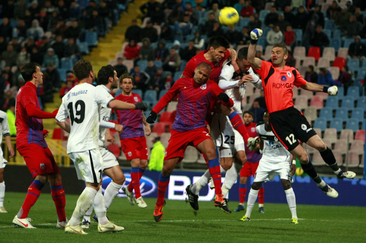 FOTO Podium ratat » Opt ocazii, nici un gol. Şi Steaua se scufundă