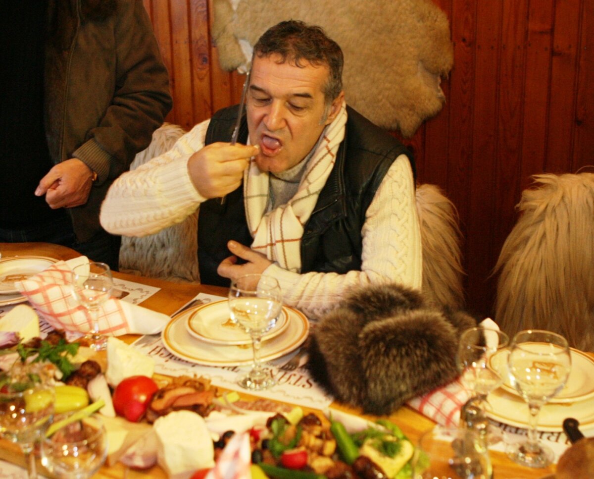 GALERIE FOTO Gigi Becali a făcut casting la Palat pentru a alege noul antrenor! Iată care au fost candidaţii :D