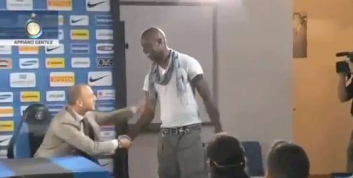VIDEO Spărgătorul de conferinţe » "Nebunul" Balotelli a dat buzna în timp ce Inter îşi prezenta noul antrenor :D