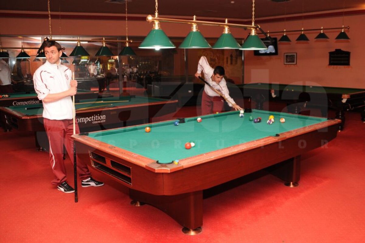 FOTO » Vasluienii şi rapidiştii s-au evitat » Gazdele s-au plimbat pe străzile oraşului, oaspeţii au fost la biliard