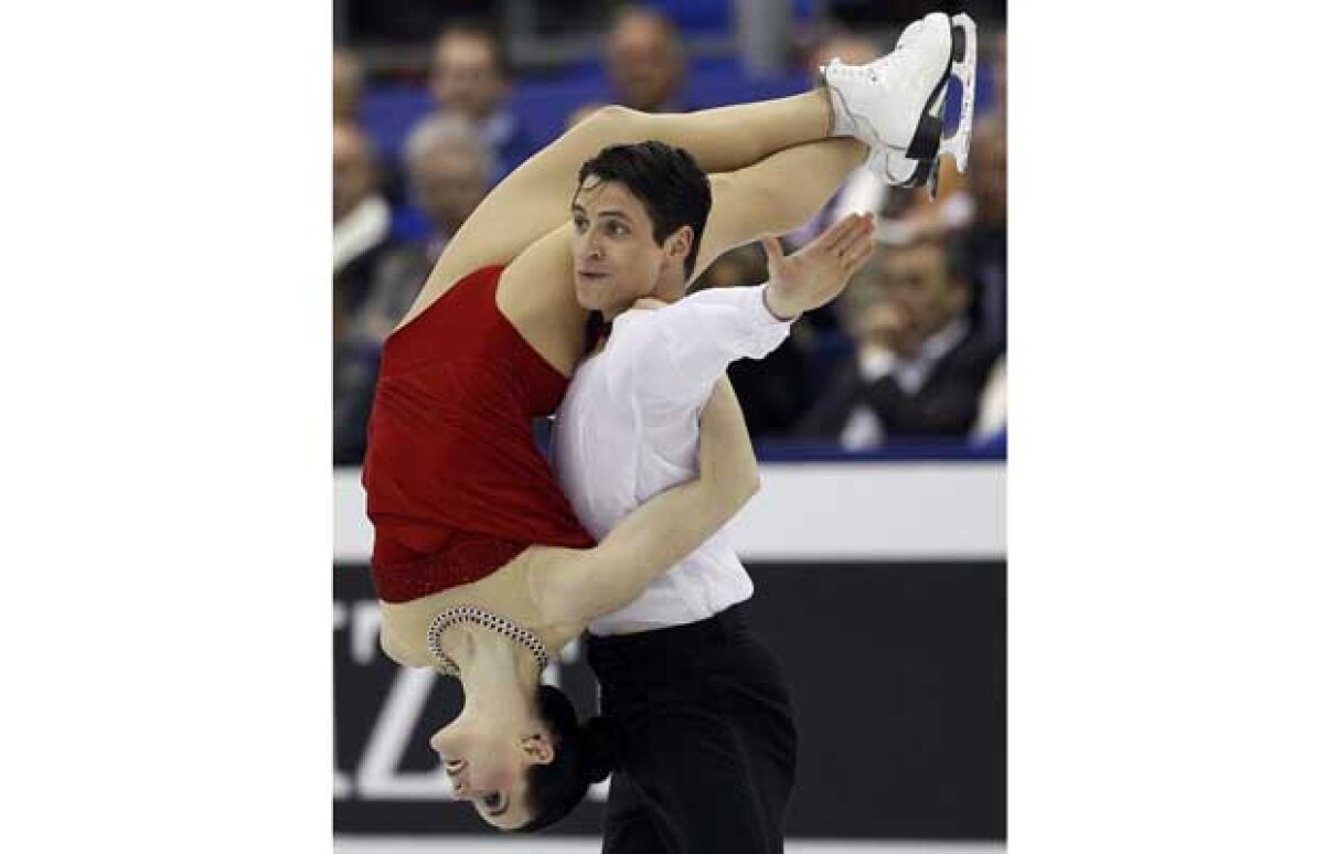 FOTO Au strălucit pe gheaţă » Tessa Virtue şi Scott Moir au cucerit cel de-al doilea titlu mondial la dans