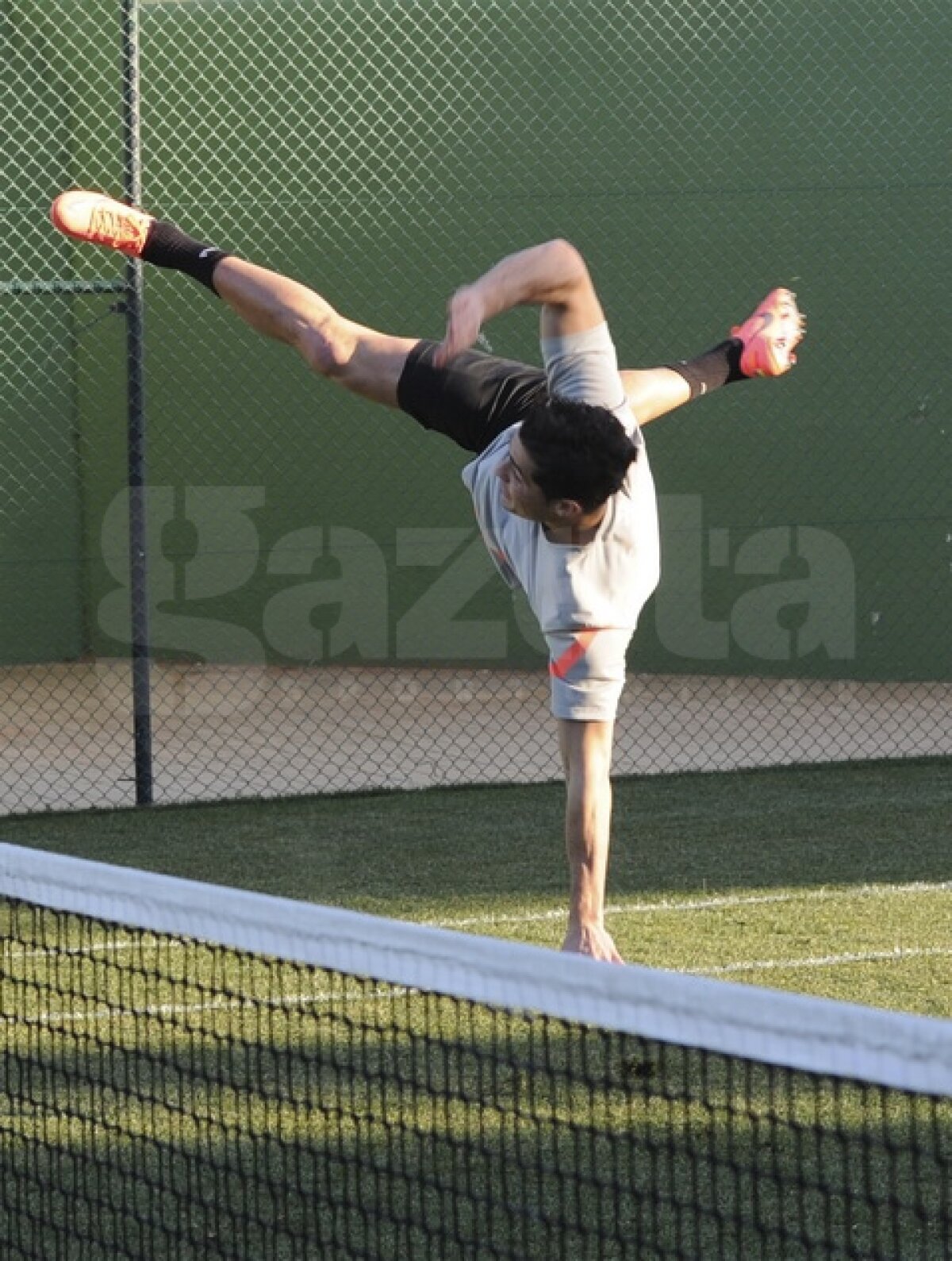 VIDEO & FOTO / Ce meci nebun de tenis-fotbal: Rafael Nadal - Cristiano Ronaldo!