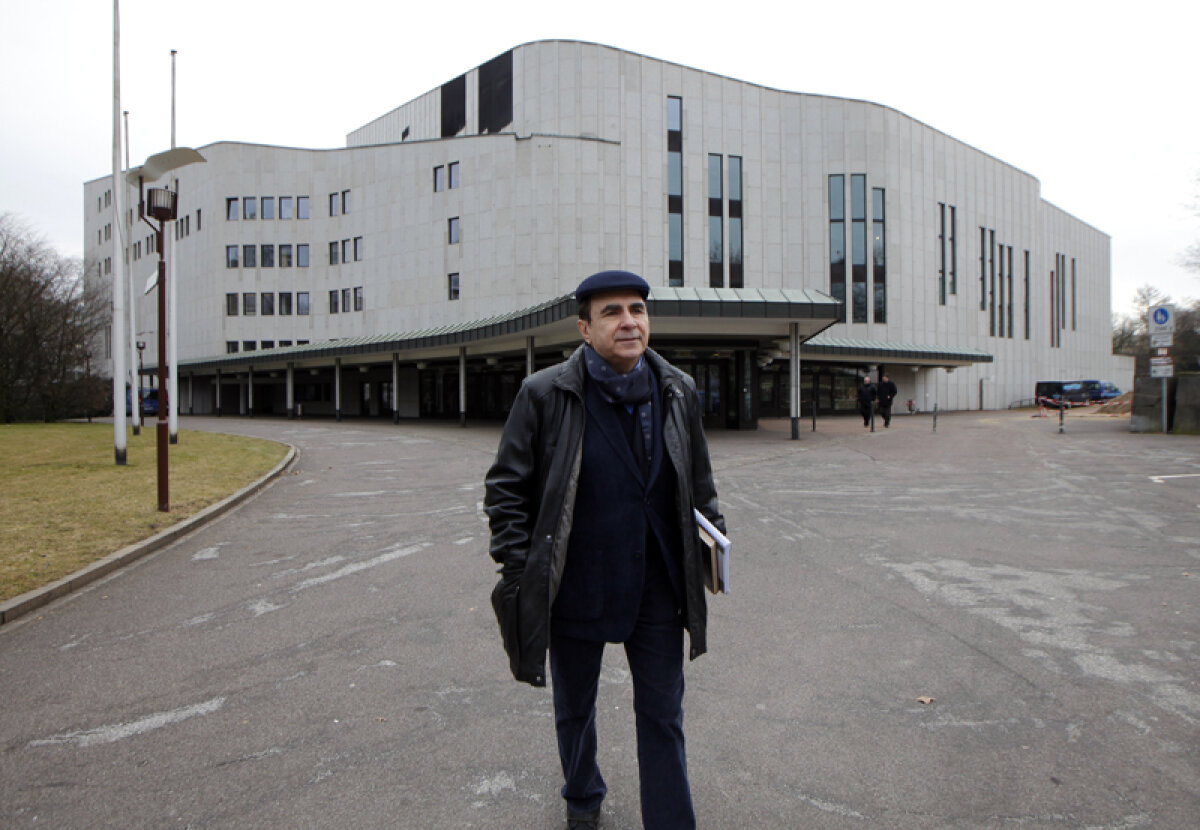 Partea a II-a a poveştii românului medaliat cu argint olimpic la tir şi ajuns interpret de Operă: "Băi Roşca, cine eşti tu să crezi în Dumnezeu?"