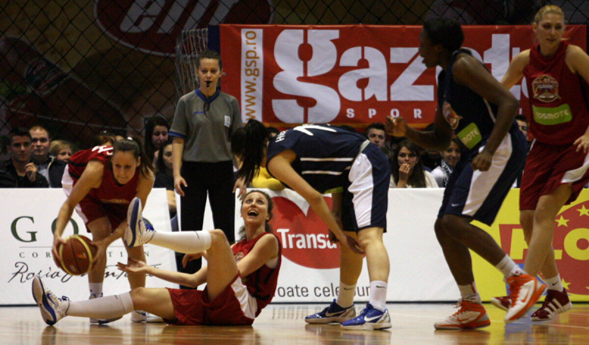 Ce fete mişto! » Stelele baschetului feminin au făcut show aseară la Alba Iulia