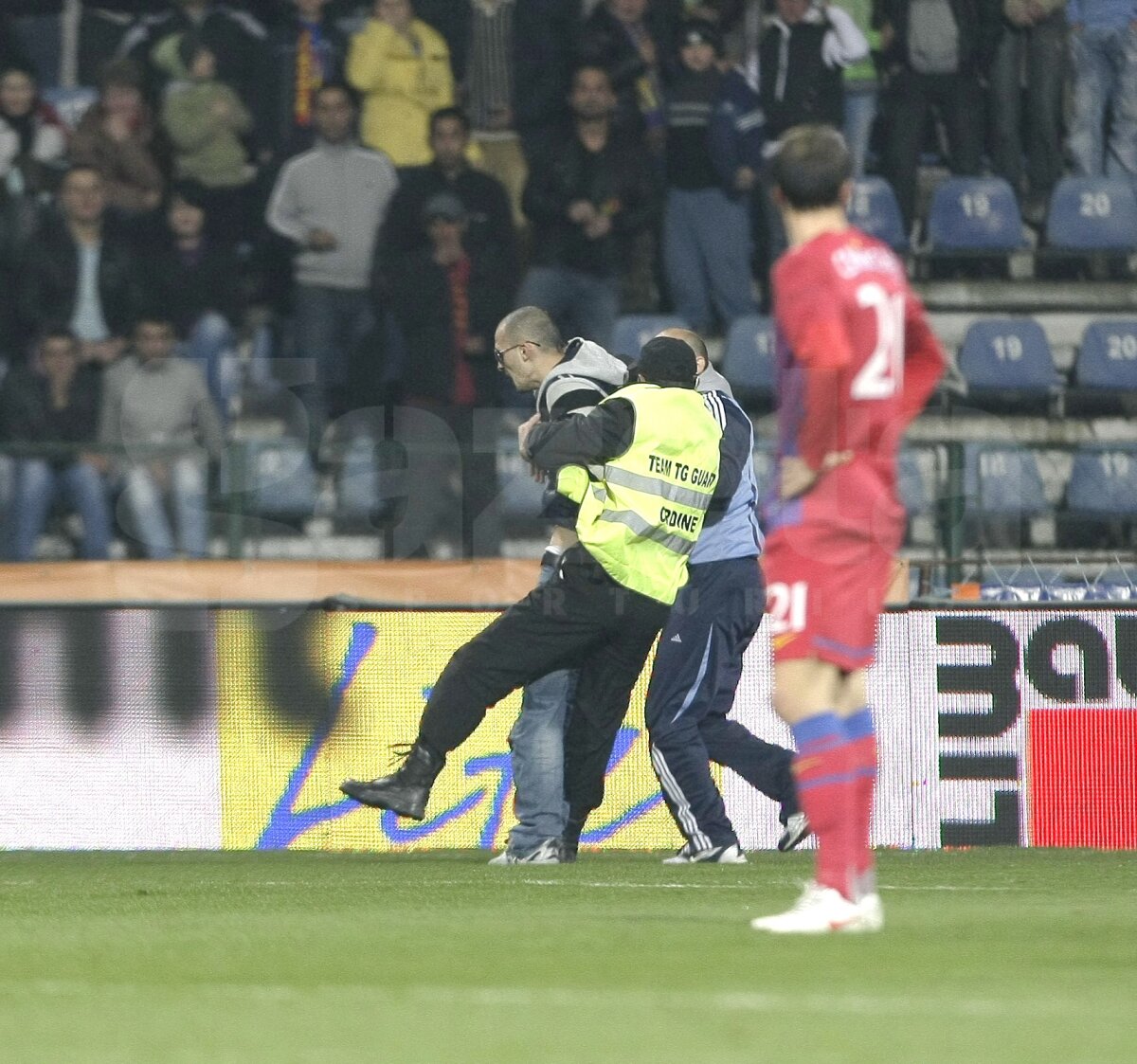 FOTO Pandurii - Steaua 1-1 » Roş-albaştrii se îndepărtează decisiv de titlu