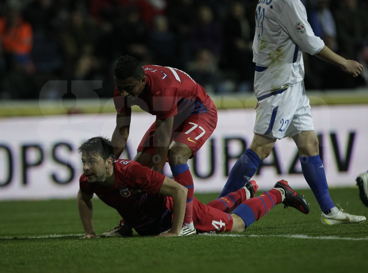 FOTO Pandurii - Steaua 1-1 » Roş-albaştrii se îndepărtează decisiv de titlu