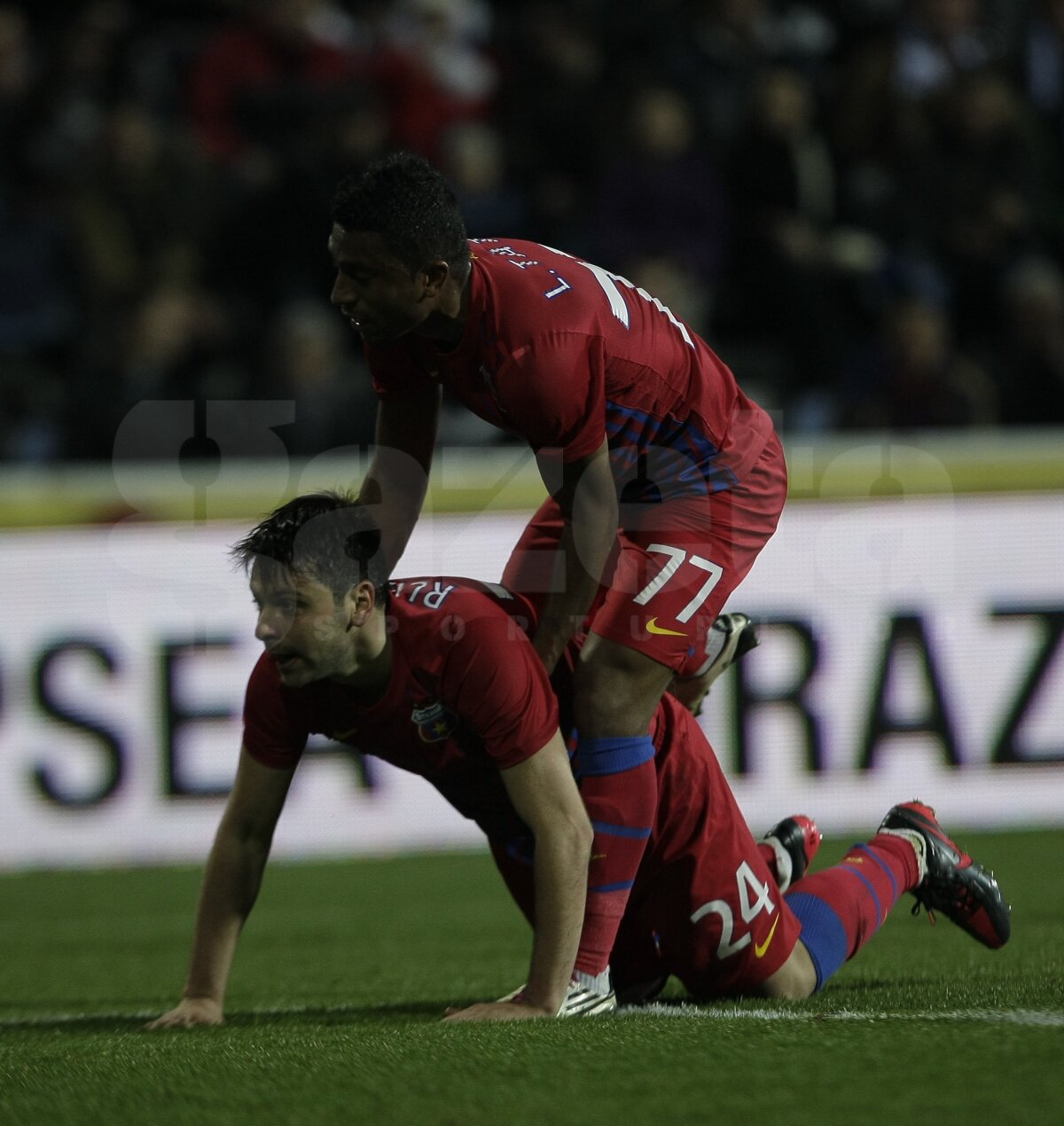 FOTO Pandurii - Steaua 1-1 » Roş-albaştrii se îndepărtează decisiv de titlu