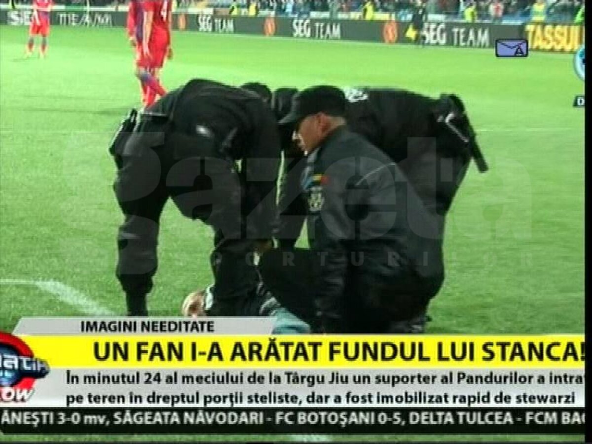 Incidente la Tg. Jiu » Un suporter a pătruns pe teren şi i-a arătat fundul lui Stanca :O