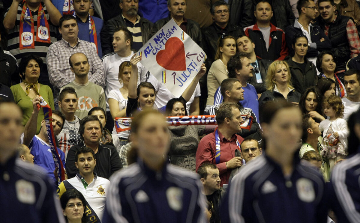 VIDEO Mingea, ca o inimă » Oltchim a reuşit o victorie fantastică în meciul cu Gyor, scor 35-31
