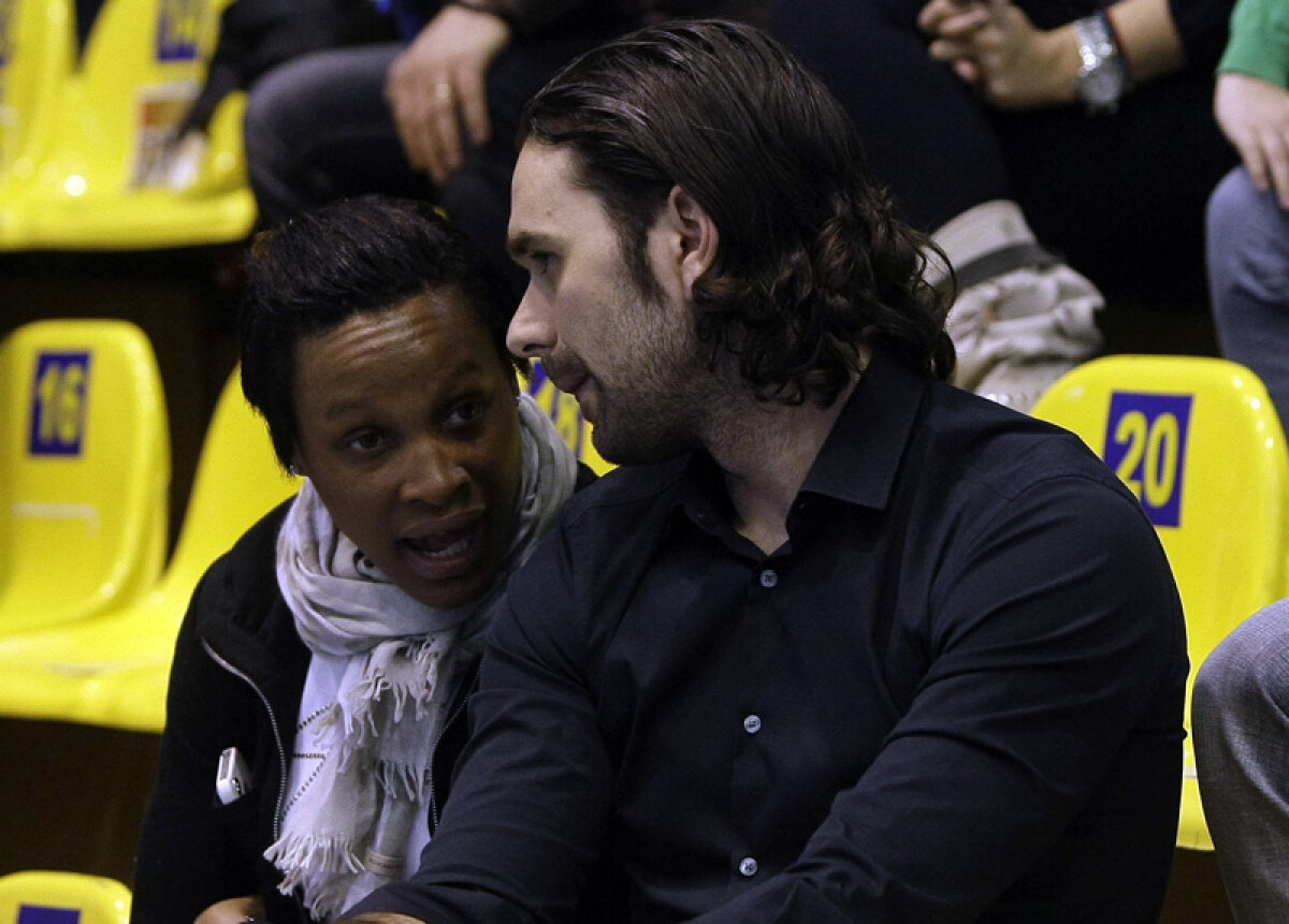 VIDEO Mingea, ca o inimă » Oltchim a reuşit o victorie fantastică în meciul cu Gyor, scor 35-31