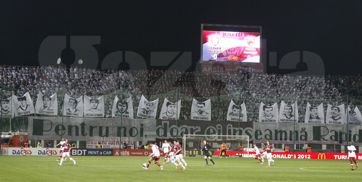 Tribut pentru idolii din trecut, dispreţ pentru jucătorii din prezent » Supercoregrafie a galeriei rapidiste