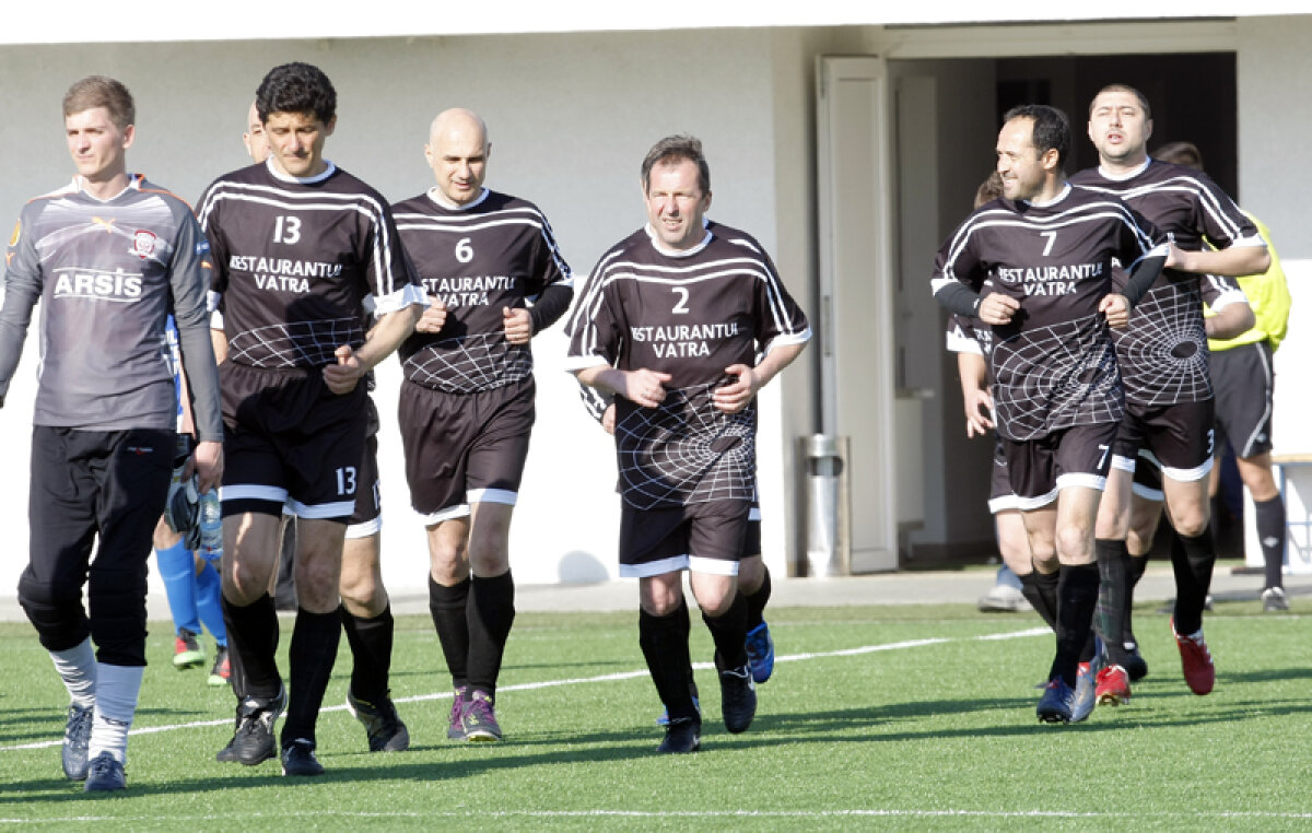 FOTO & VIDEO Belodedici revine în fotbal şi bate tot la 48 de ani! » Fostul internaţional s-a relegitimat în Liga a 4-a