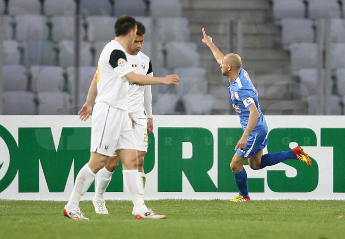 VIDEO şi FOTO Echipa lui Niculescu a învins şi a trecut peste Pandurii » U Cluj - Tg. Mureş 3-1