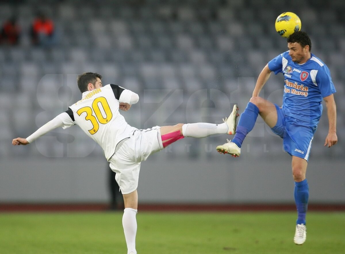 VIDEO şi FOTO Echipa lui Niculescu a învins şi a trecut peste Pandurii » U Cluj - Tg. Mureş 3-1