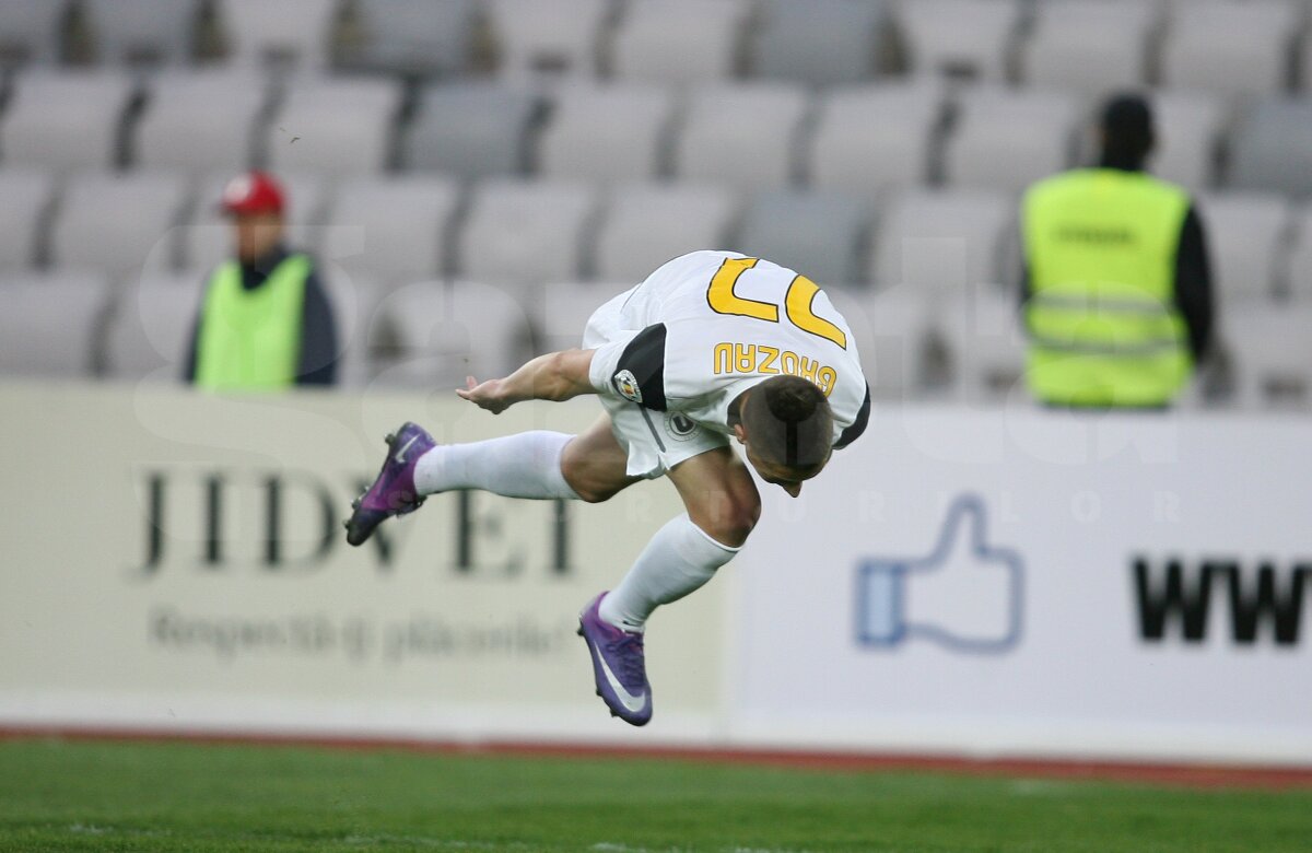 VIDEO Victorie pe maidan » Claudiu Niculescu e neînvins în 4 meciuri pe banca Universităţii