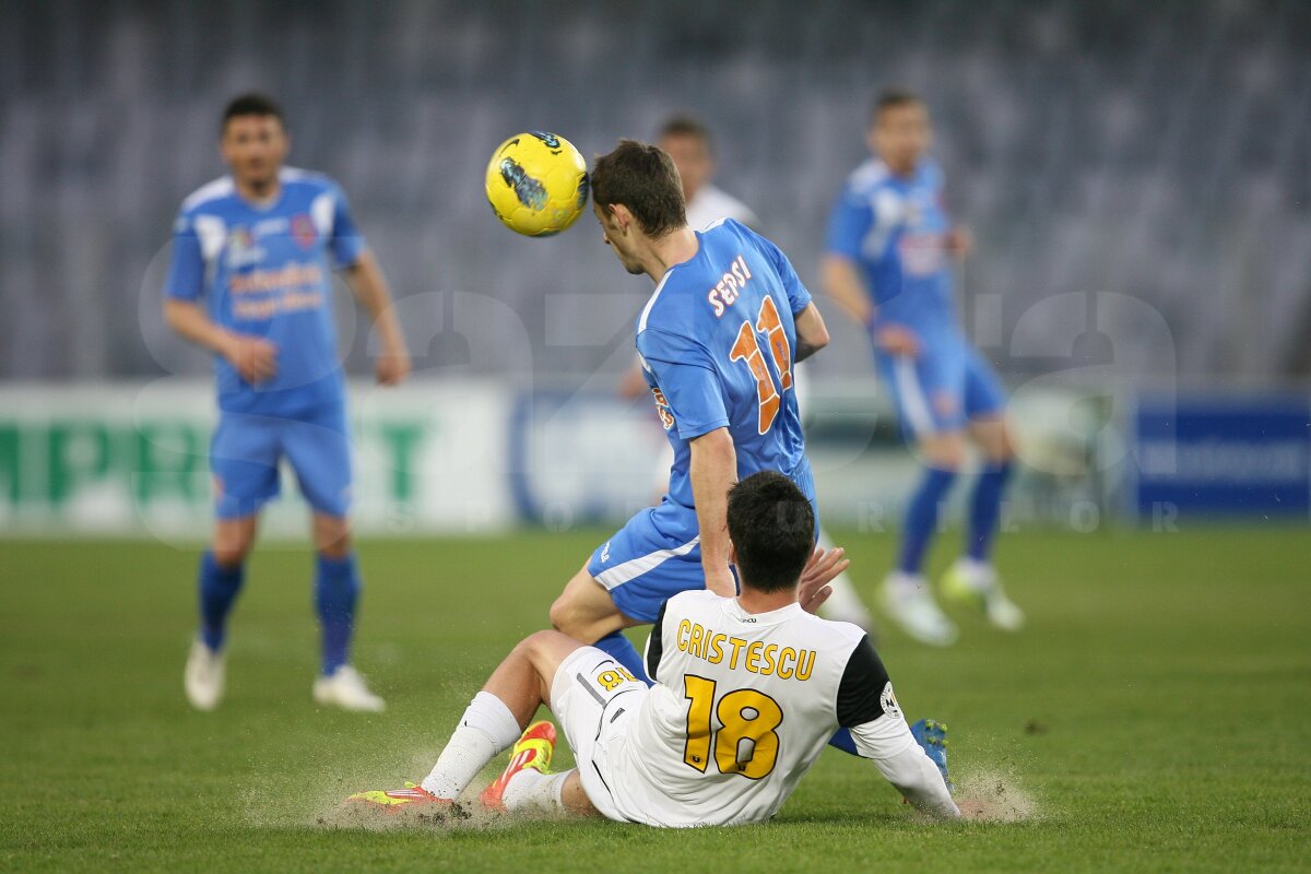 VIDEO Victorie pe maidan » Claudiu Niculescu e neînvins în 4 meciuri pe banca Universităţii