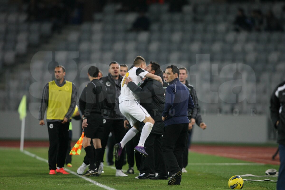 VIDEO Victorie pe maidan » Claudiu Niculescu e neînvins în 4 meciuri pe banca Universităţii
