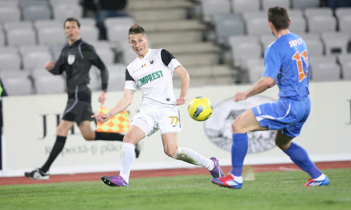 VIDEO Victorie pe maidan » Claudiu Niculescu e neînvins în 4 meciuri pe banca Universităţii