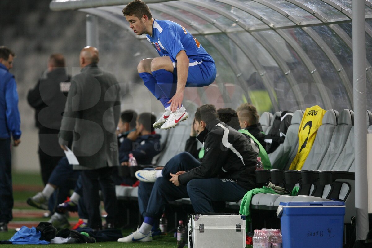 VIDEO Victorie pe maidan » Claudiu Niculescu e neînvins în 4 meciuri pe banca Universităţii