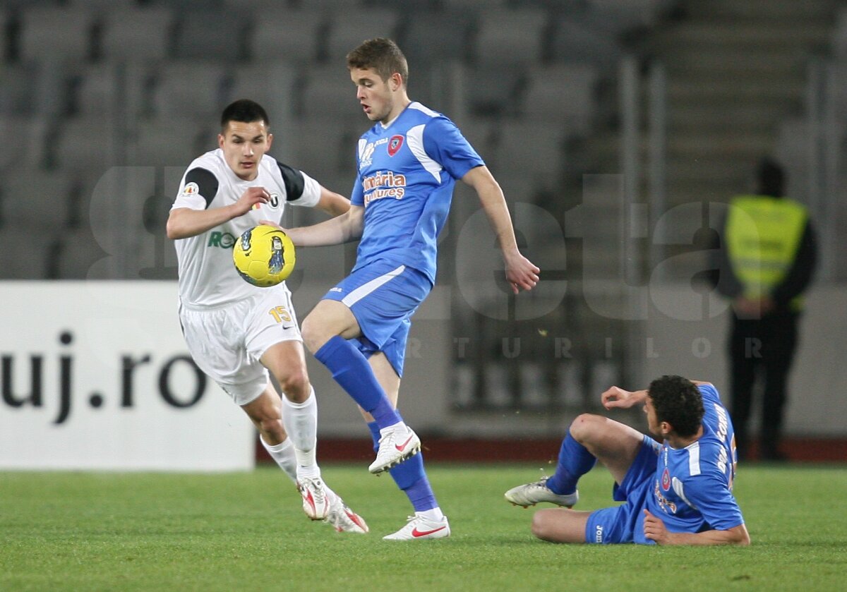 VIDEO Victorie pe maidan » Claudiu Niculescu e neînvins în 4 meciuri pe banca Universităţii