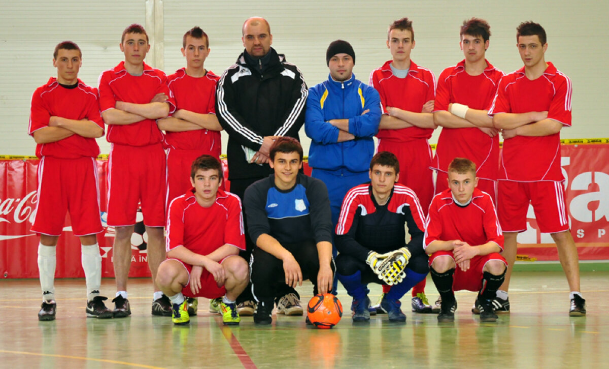 Fotbal pe bune, nu pe calculator  » Cupa Liceelor Coca-Cola a aliniat la start 428 de echipe şi 4.500 de jucători şi jucătoare