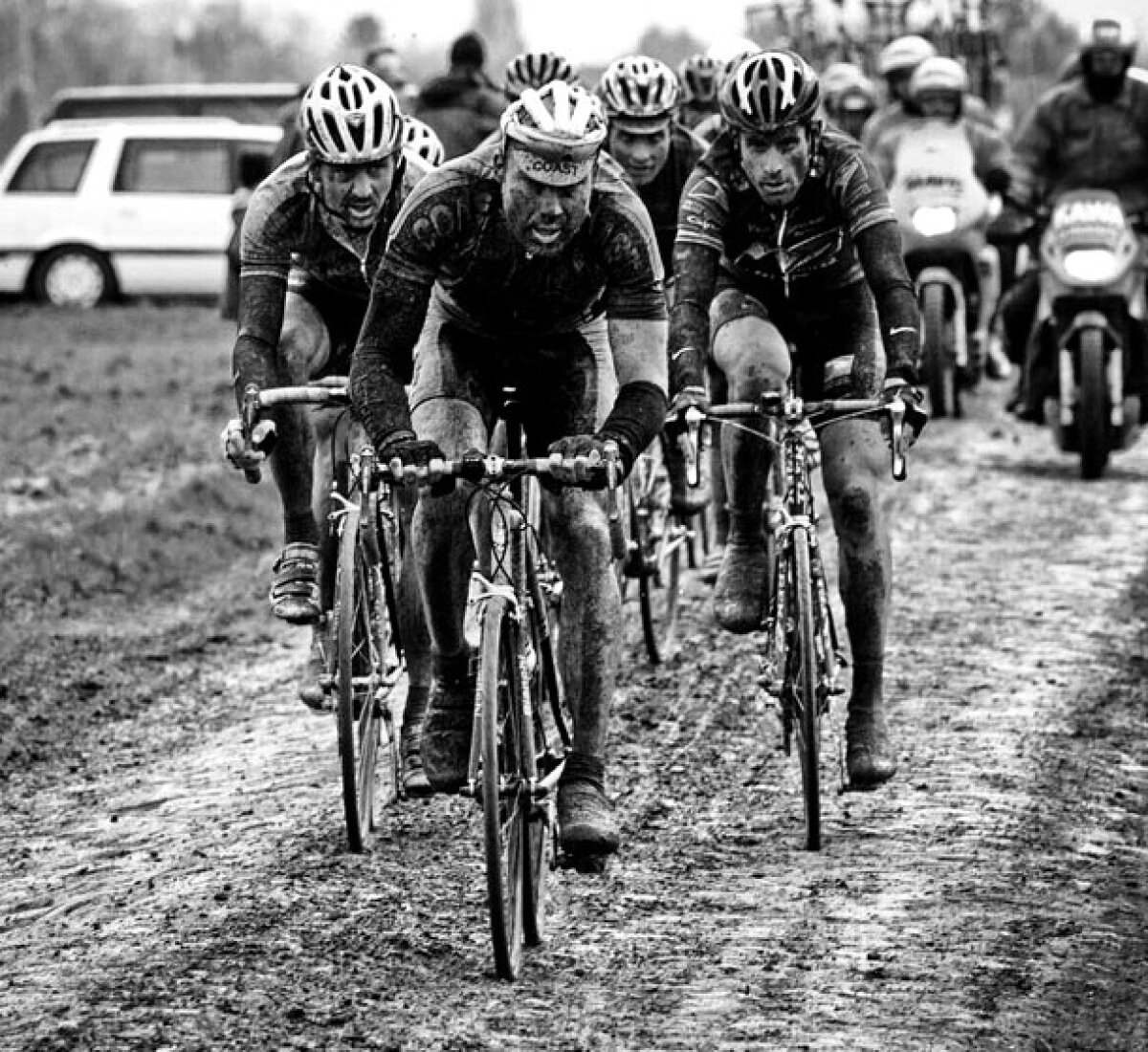 Ploaie în Infern! Ne aşteaptă o ediţie epică de Paris-Roubaix