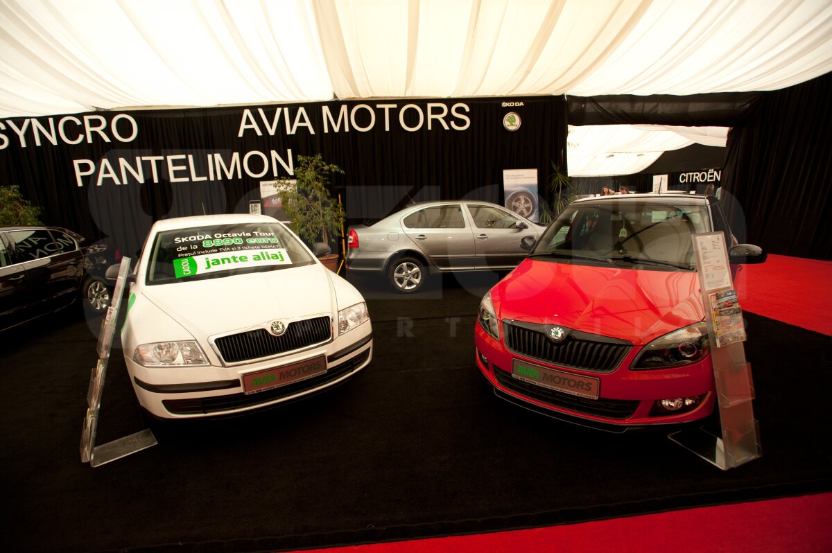 Bine aţi venit la SIAMB 2012! O galerie foto cu cele mai tari modele