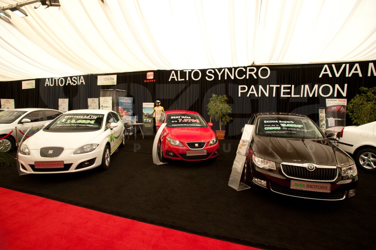 Bine aţi venit la SIAMB 2012! O galerie foto cu cele mai tari modele