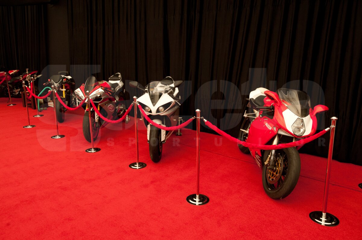 Bine aţi venit la SIAMB 2012! O galerie foto cu cele mai tari modele