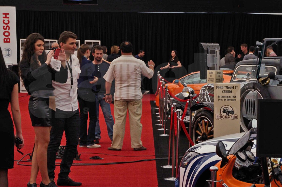 Bine aţi venit la SIAMB 2012! O galerie foto cu cele mai tari modele