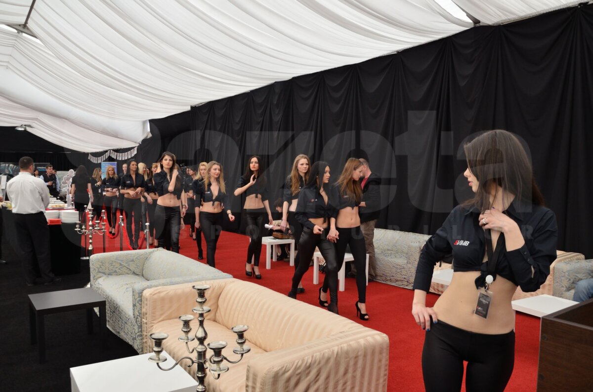 Bine aţi venit la SIAMB 2012! O galerie foto cu cele mai tari modele