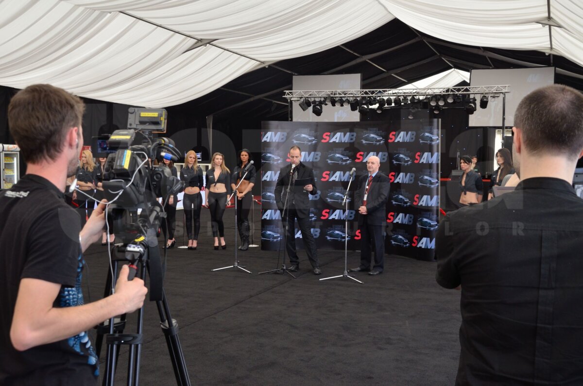 Bine aţi venit la SIAMB 2012! O galerie foto cu cele mai tari modele