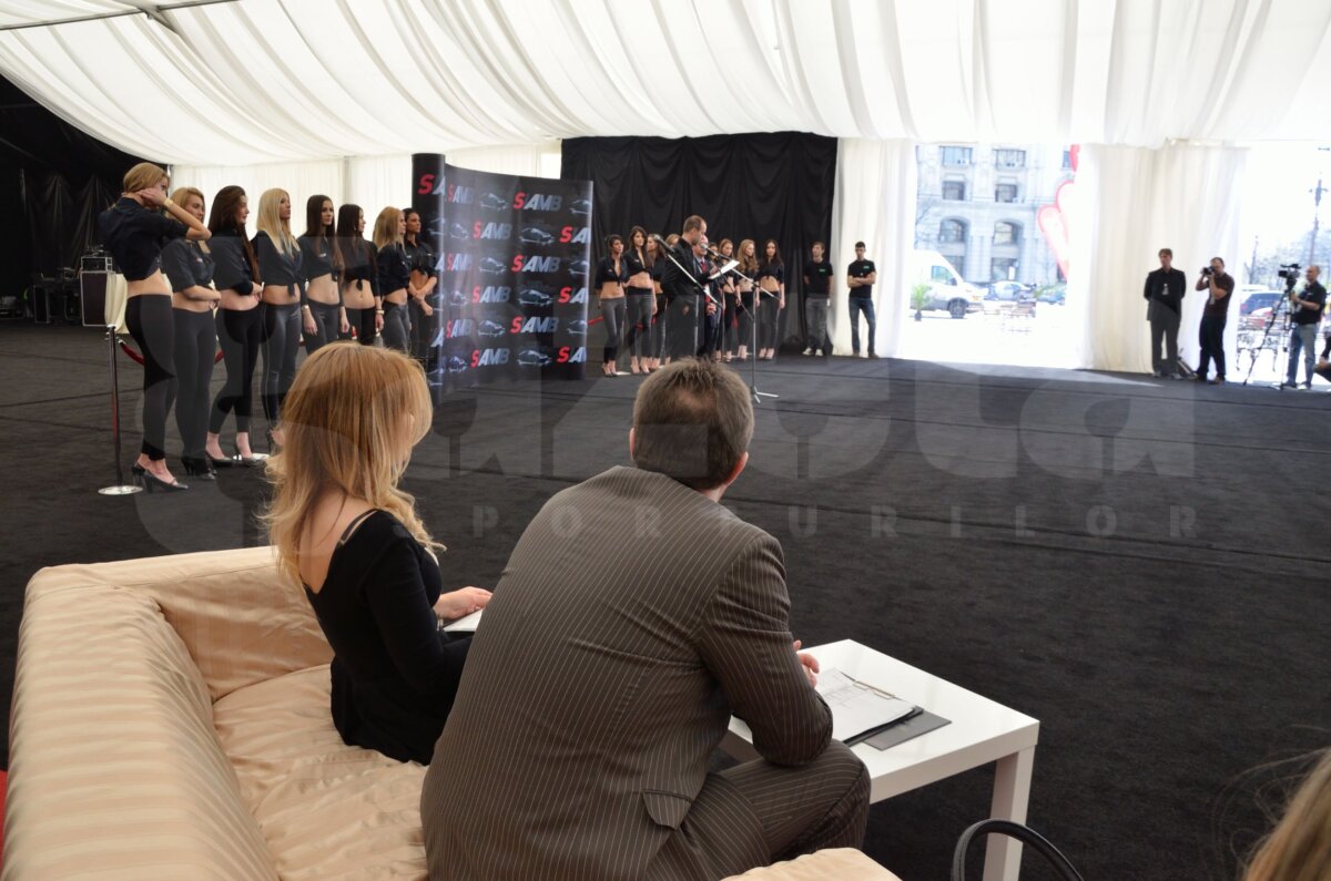 Bine aţi venit la SIAMB 2012! O galerie foto cu cele mai tari modele