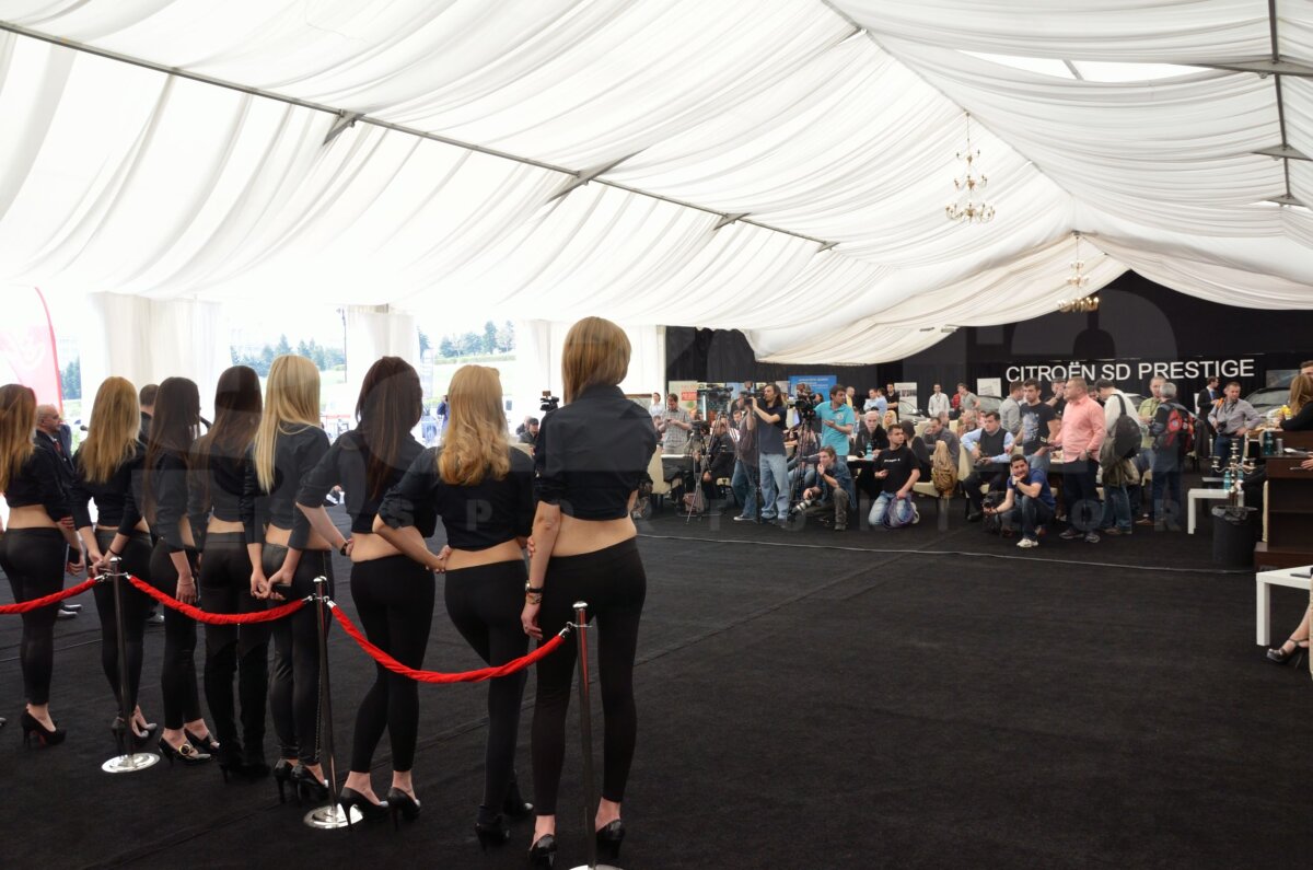 Bine aţi venit la SIAMB 2012! O galerie foto cu cele mai tari modele