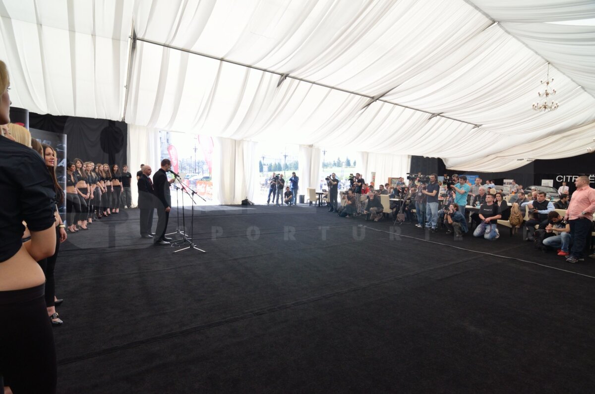 Bine aţi venit la SIAMB 2012! O galerie foto cu cele mai tari modele