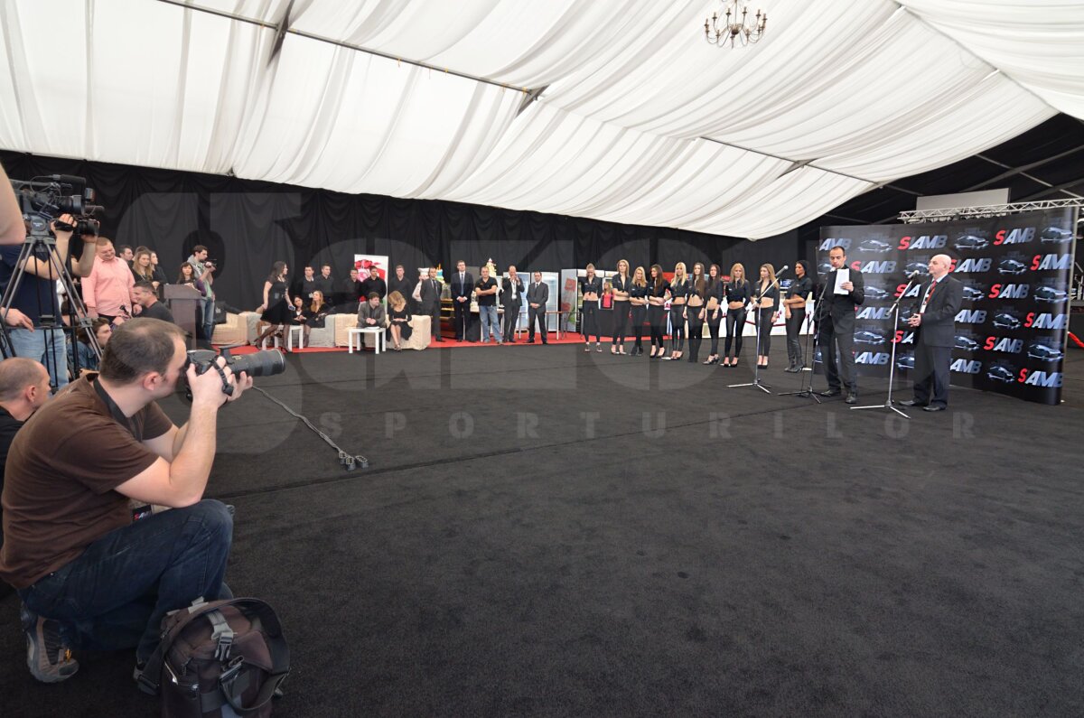 Bine aţi venit la SIAMB 2012! O galerie foto cu cele mai tari modele