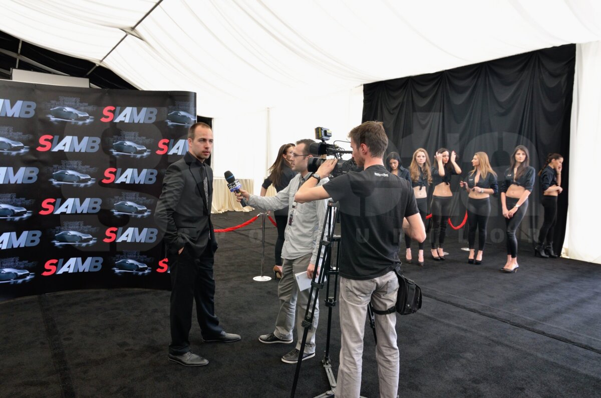 Bine aţi venit la SIAMB 2012! O galerie foto cu cele mai tari modele