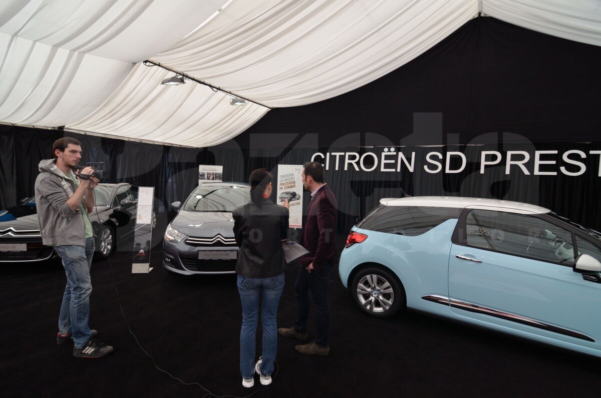 Bine aţi venit la SIAMB 2012! O galerie foto cu cele mai tari modele