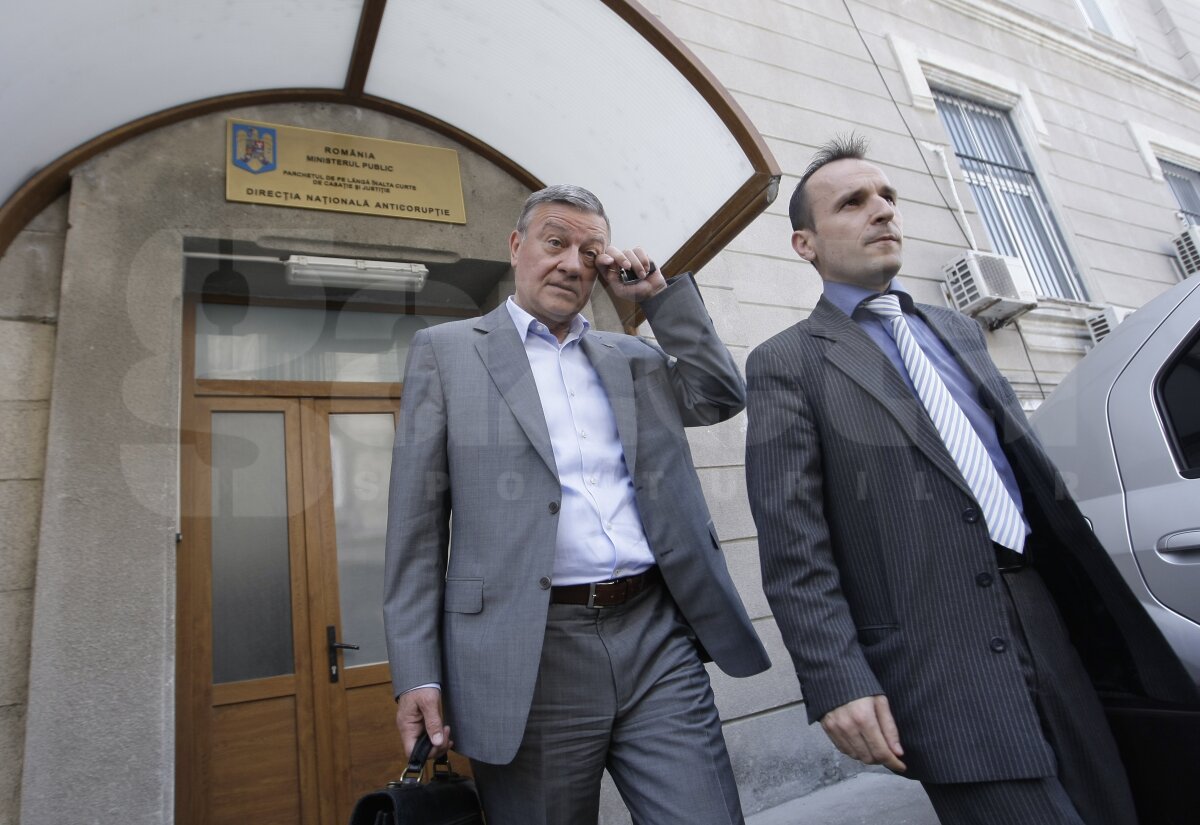 Mircea Sandu a stat 30 de minute la DNA: "Nu se pune seschestru pe sediul FRF"