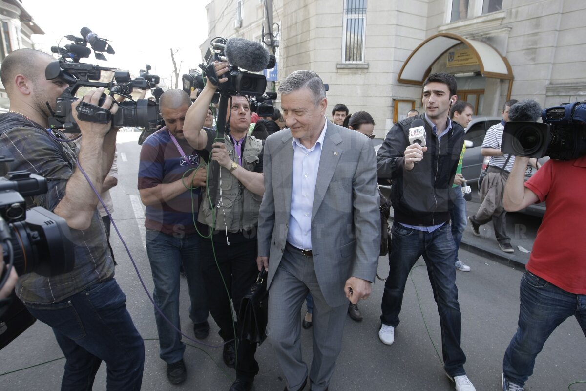 Mircea Sandu a stat 30 de minute la DNA: "Nu se pune seschestru pe sediul FRF"