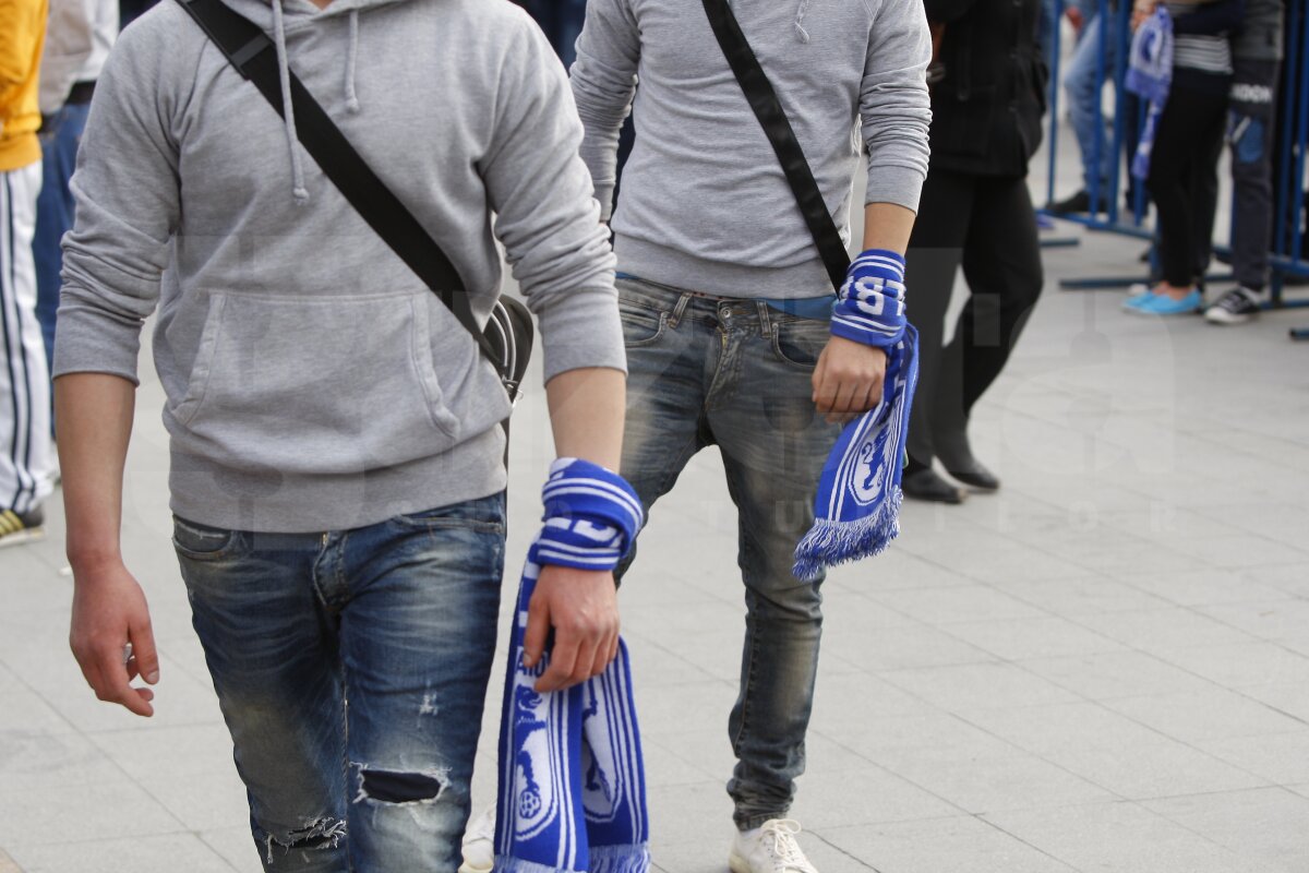 FOTO "Dreptate pentru Universitatea" » Peste 1.000 de suporteri au protestat în Piaţa Prefecturii din Bănie