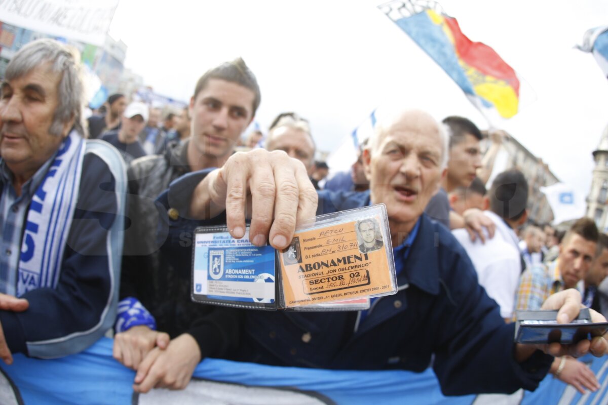 FOTO "Dreptate pentru Universitatea" » Peste 1.000 de suporteri au protestat în Piaţa Prefecturii din Bănie